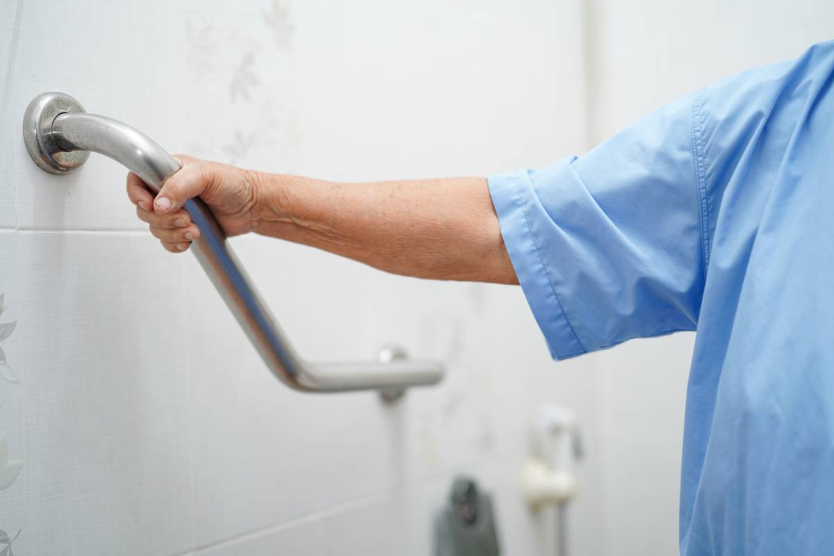 aides salle de bain accessible