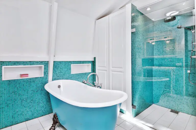Le guide ultime pour rajeunir votre baignoire en fonte avec de la peinture
